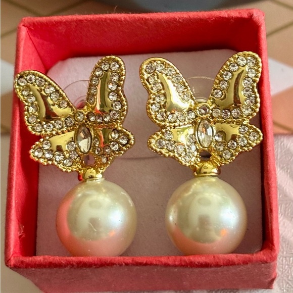Gold and Cream Crystal Butterfly Pearl Earrings - Picture 1 of 7